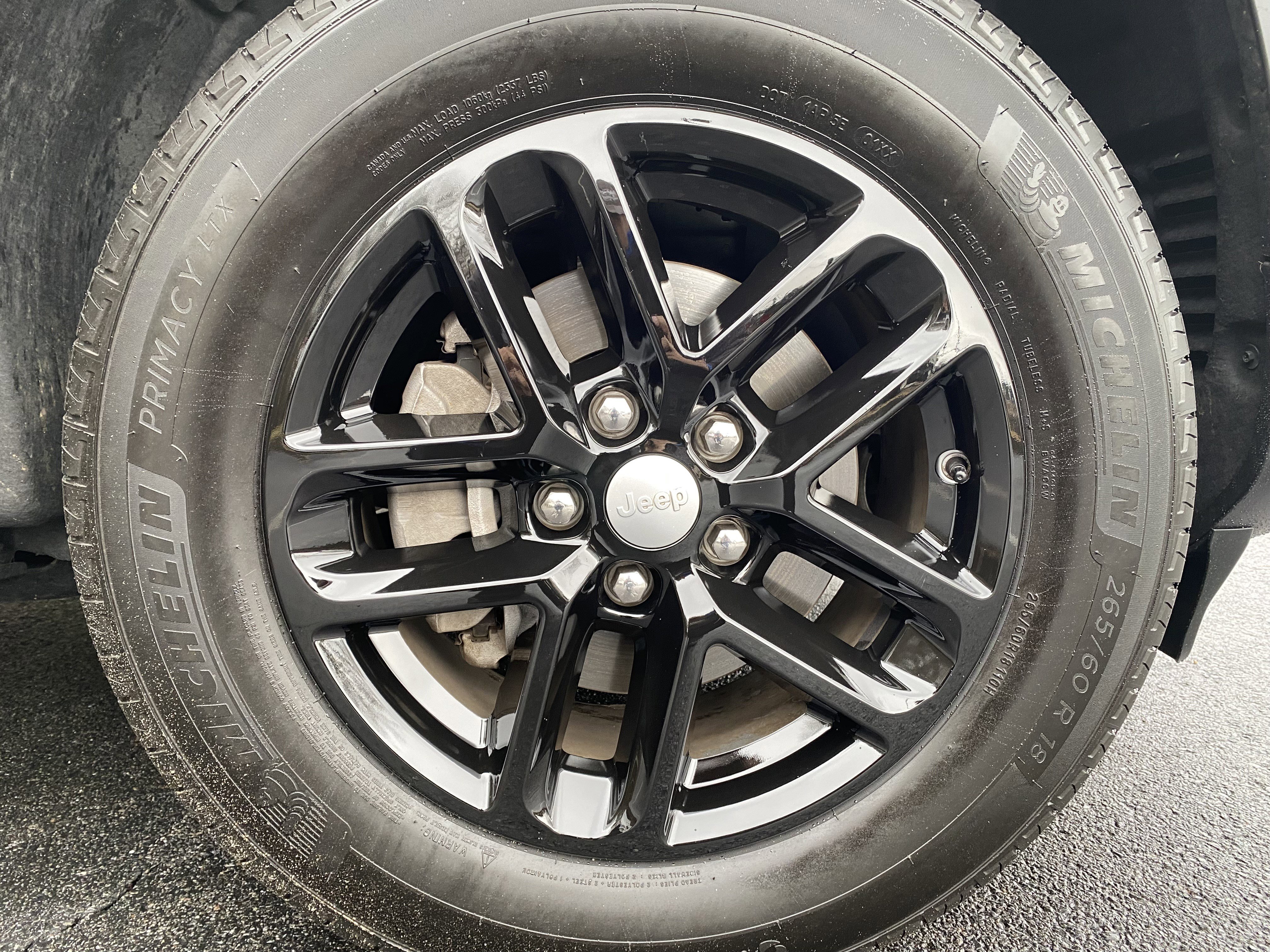 Used 2025 Jeep Grand Cherokee Laredo X image 40