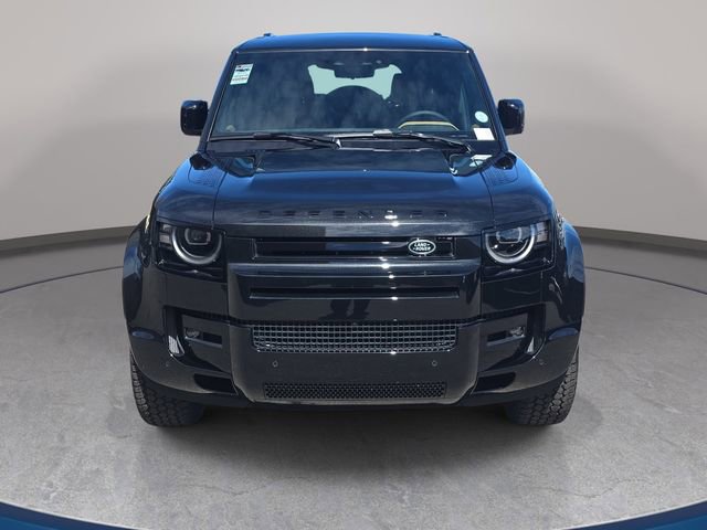 New 2026 Land Rover Defender 130 X-Dynamic SE image 2