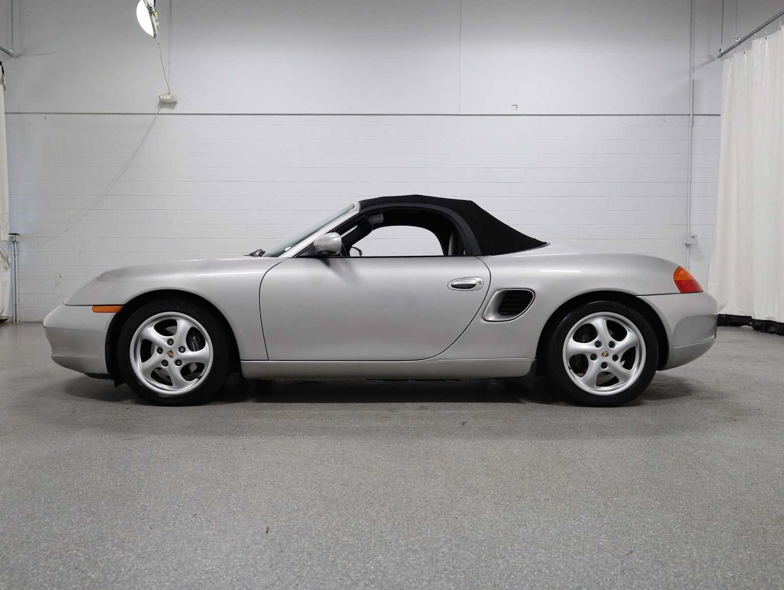 Used 2000 Porsche Boxster RWD image 2