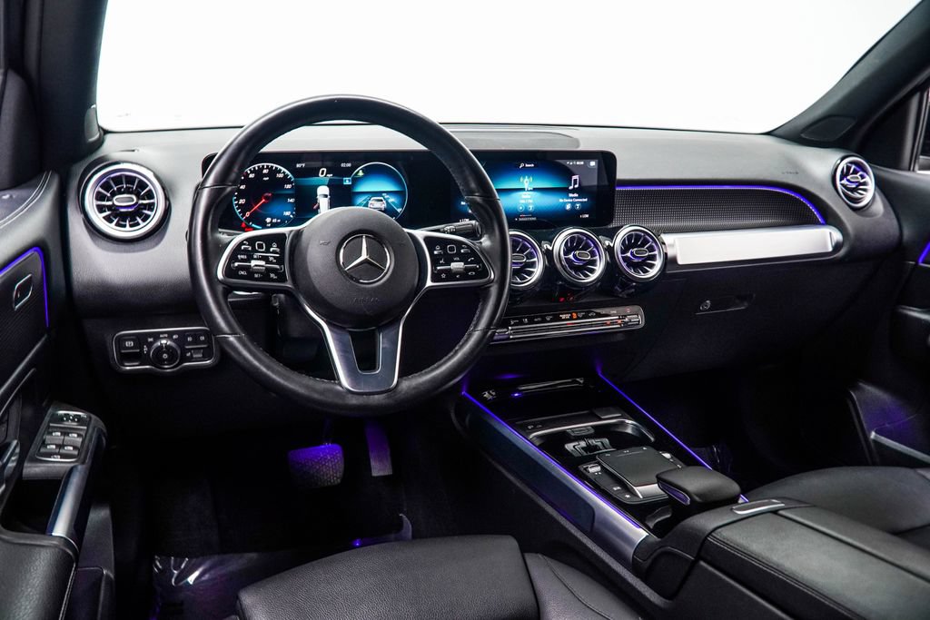Used 2022 Mercedes-Benz GLB 250 4MATIC w/ Premium Package Lite image 17