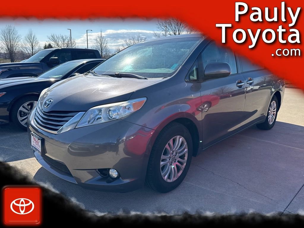 Used 2012 Toyota Sienna XLE w/ XLE Navigation Pkg image 1