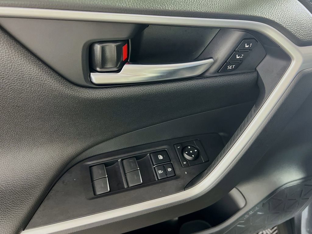 Certified 2025 Toyota RAV4 Limited w/ Advanced Technology Package image 17