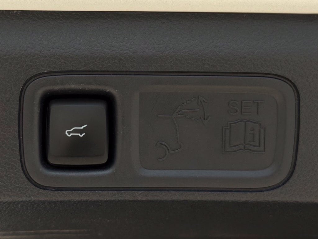 Used 2024 Ford Expedition XLT AWD/4WD image 29