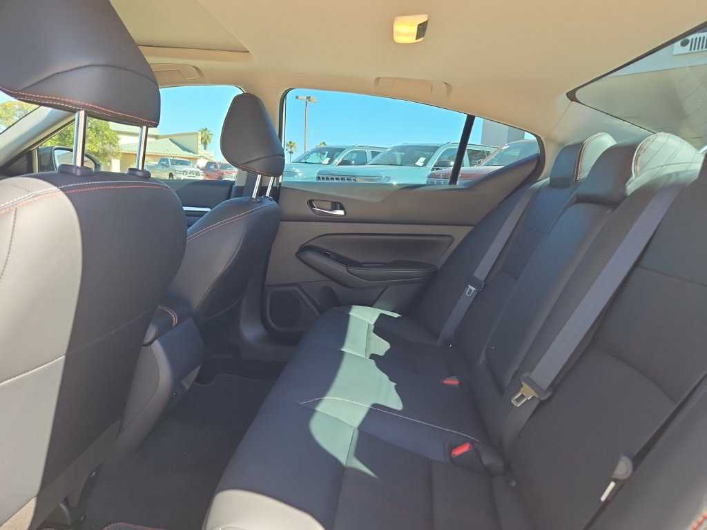 Used 2023 Nissan Altima 2.5 SR w/ SR Premium Package FWD image 19