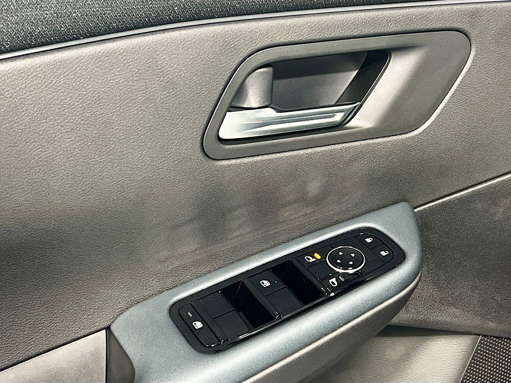 New 2026 Nissan Leaf SV+ w/ Illuminated Package FWD image 18