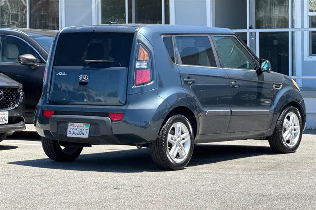 Used 2011 Kia Soul + w/ Audio Pkg FWD image 3
