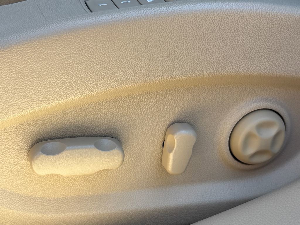 Used 2013 Buick LaCrosse Leather w/ Entertainment Package FWD image 25