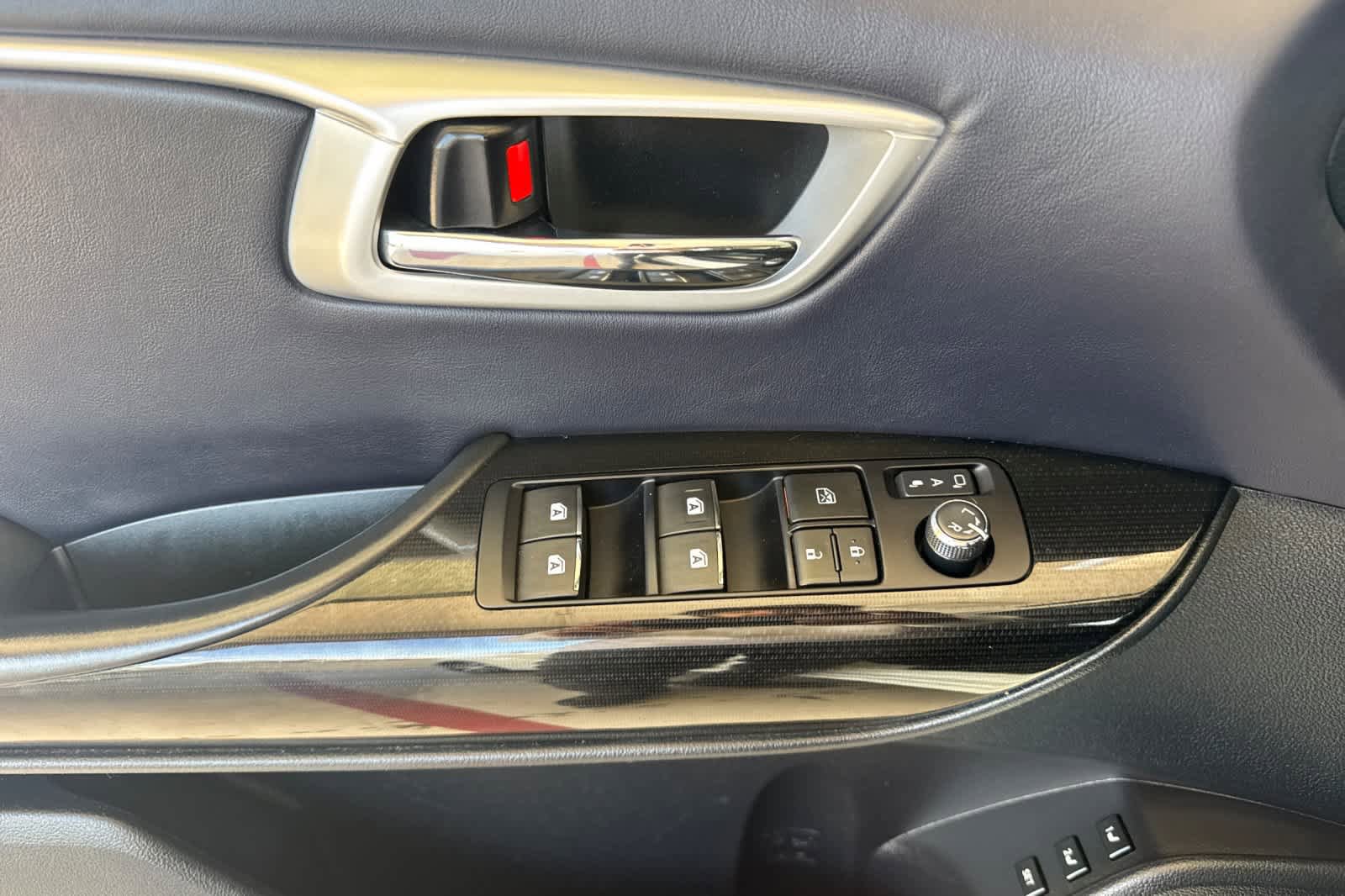 Used 2016 Toyota Mirai image 12