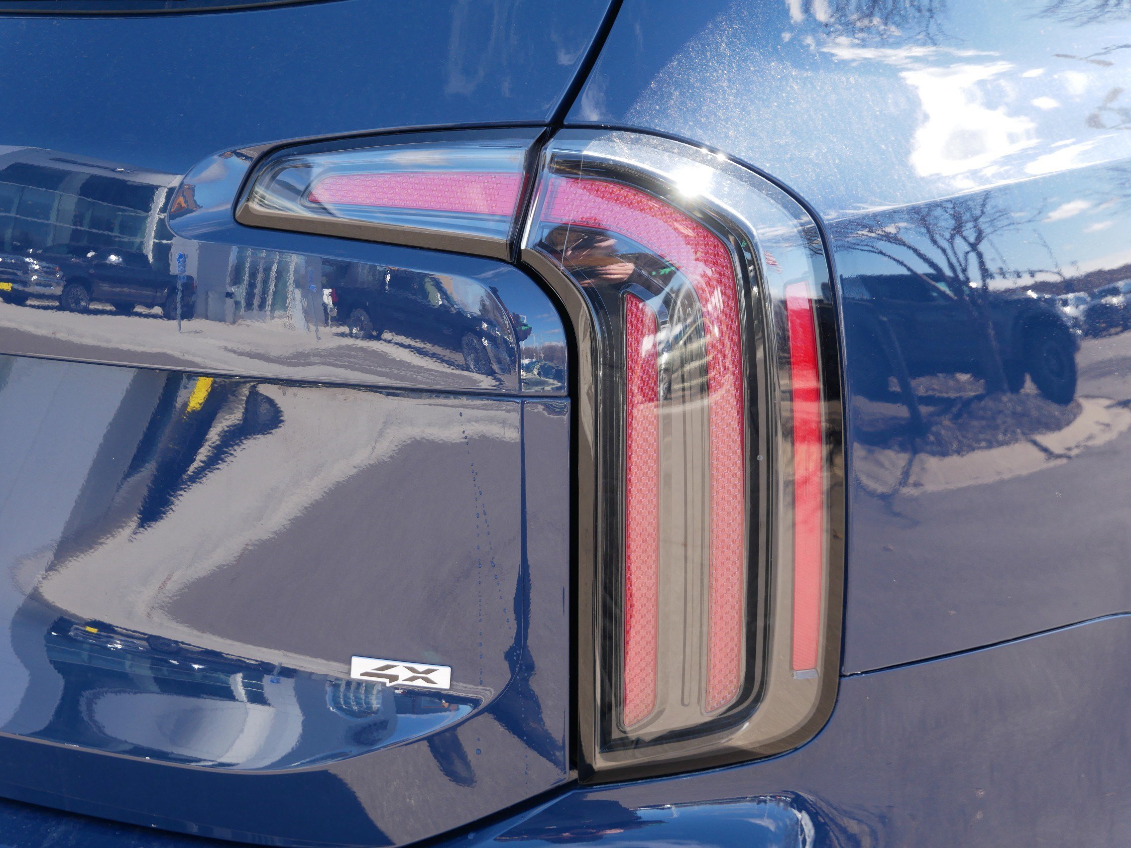 Used 2023 Kia Telluride EX w/ EX Captain's Chair Package image 17