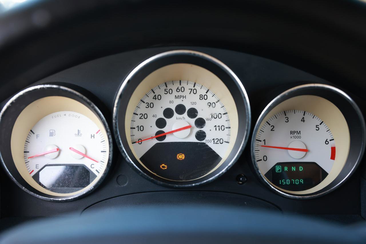 Used 2009 Dodge Caliber SXT image 28
