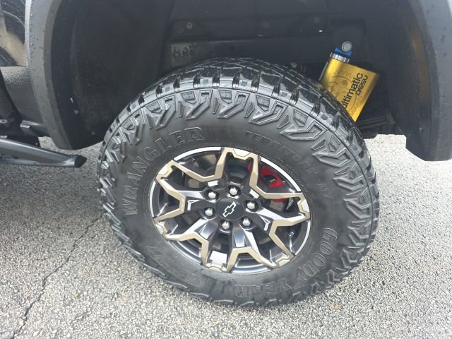 Used 2023 Chevrolet Colorado ZR2 w/ ZR2 Convenience Package III image 12