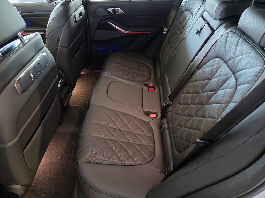 New 2026 BMW X5 sDrive40i w/ M Sport Package RWD image 12