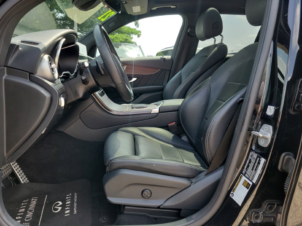 Used 2021 Mercedes-Benz GLC 300 4MATIC image 25