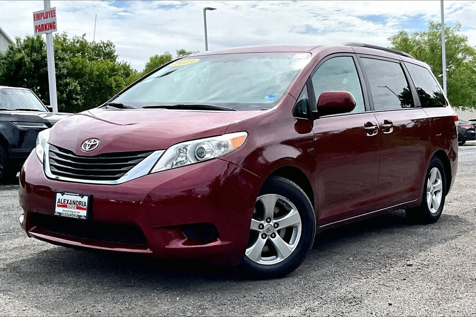 Used 2013 Toyota Sienna LE w/ Towing Pkg