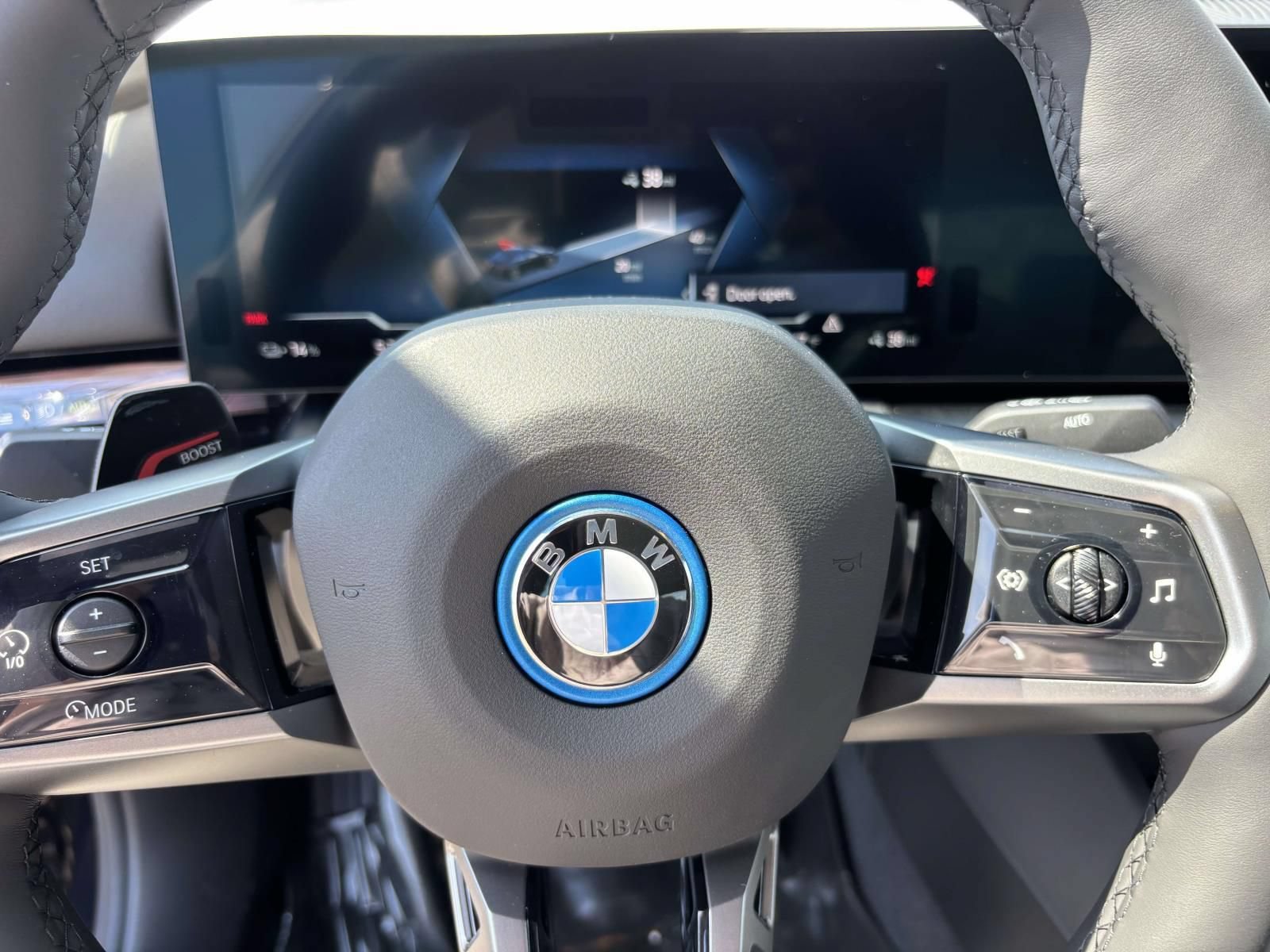 New 2026 BMW i5 eDrive40 w/ M Sport Package AWD/4WD image 11