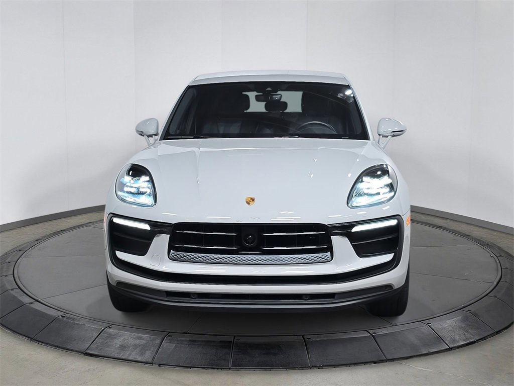 Certified 2025 Porsche Macan image 10