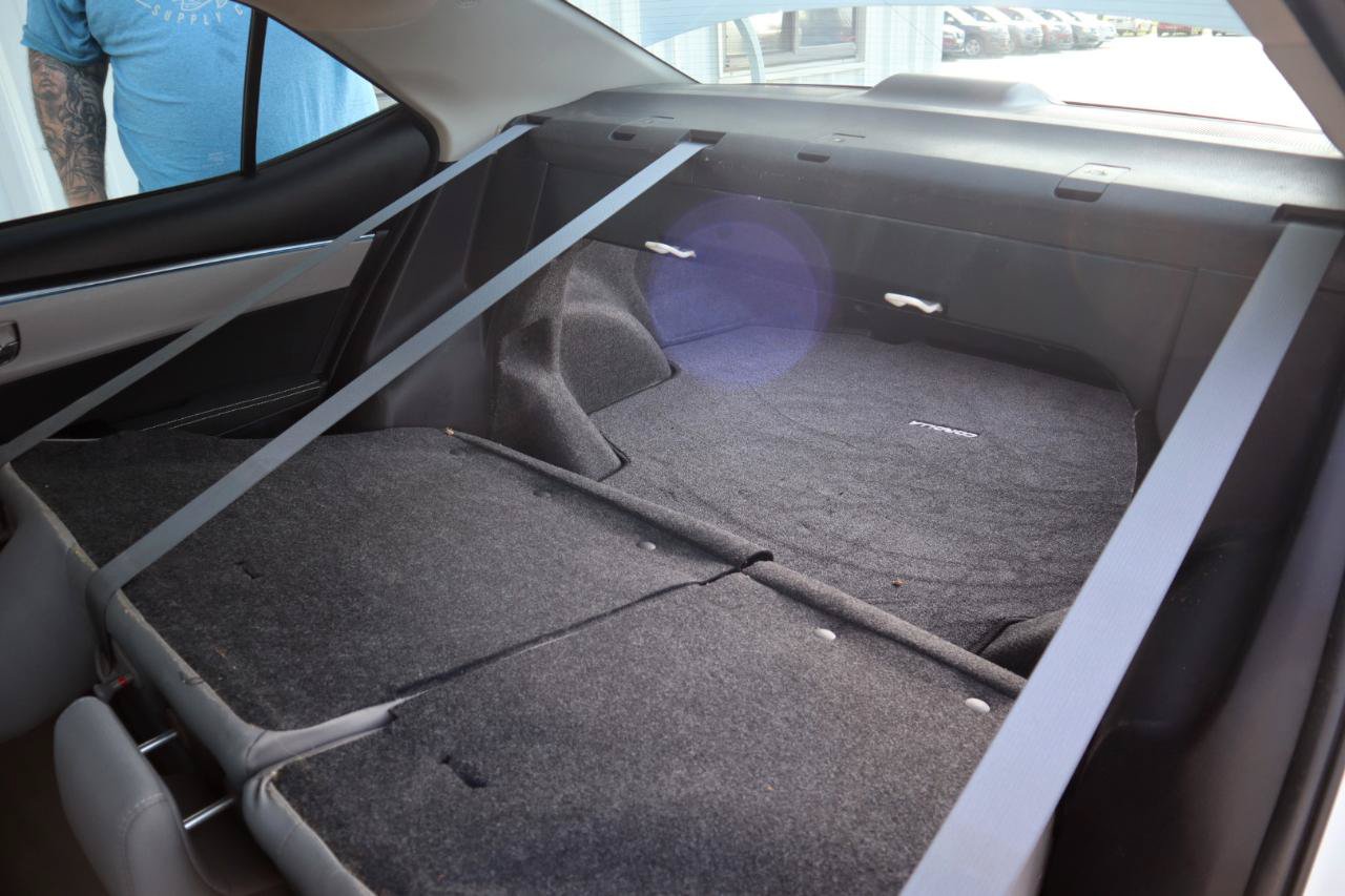 Used 2015 Toyota Corolla LE FWD image 39