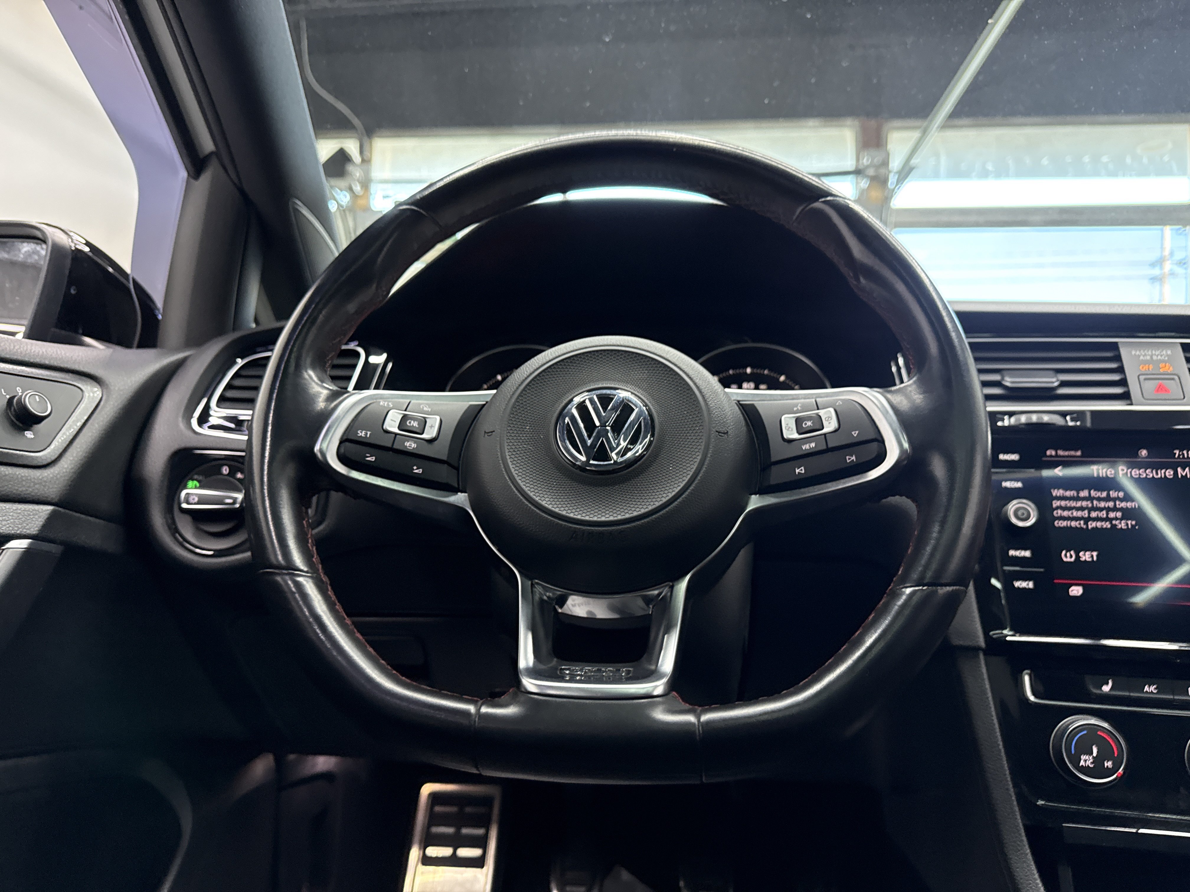 Used 2021 Volkswagen GTI SE FWD image 11