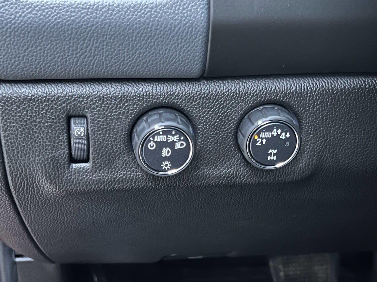 Used 2018 Chevrolet Colorado Z71 AWD/4WD image 31
