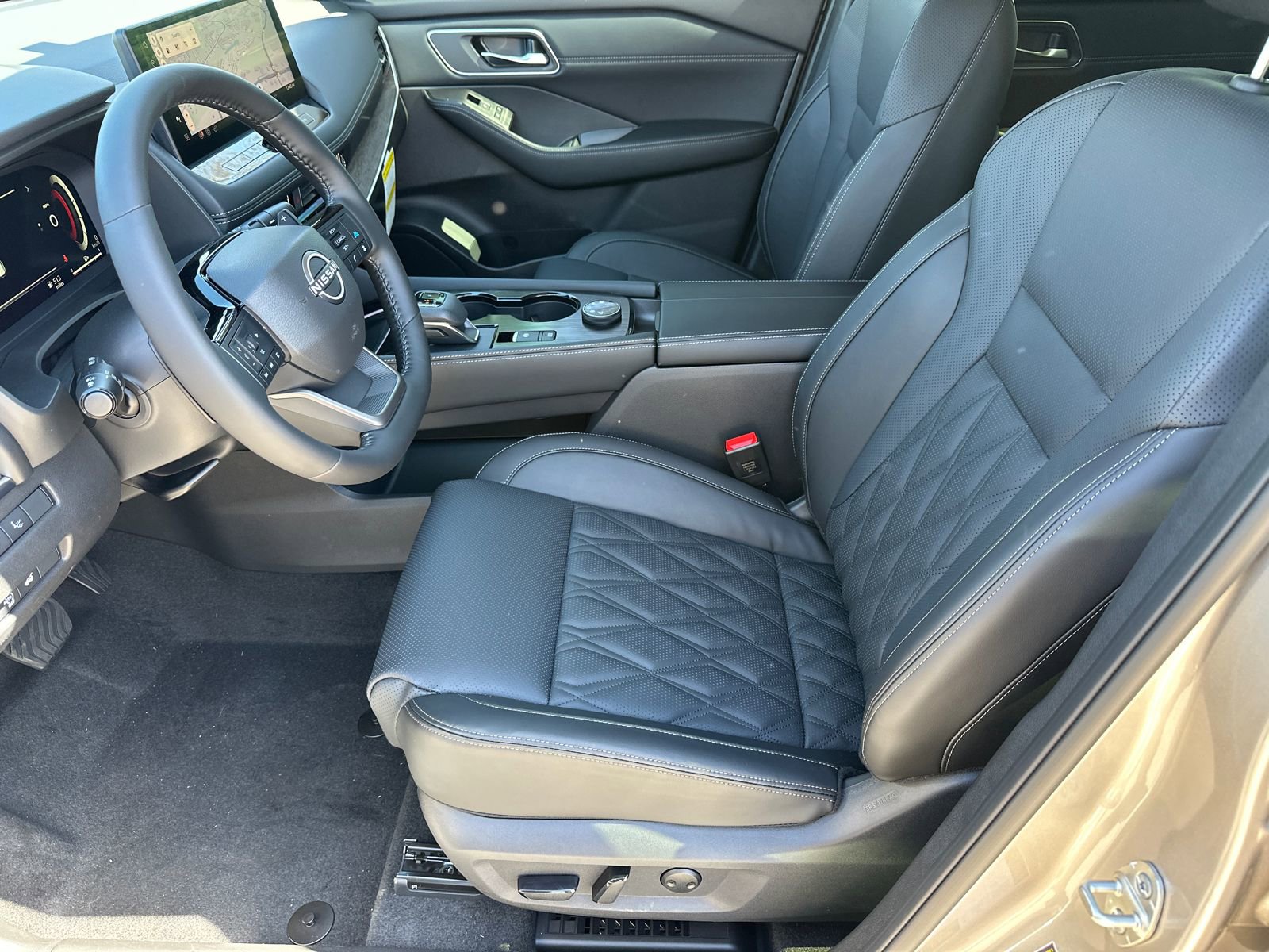 New 2026 Nissan Rogue Platinum w/ Platinum Premium Package image 7