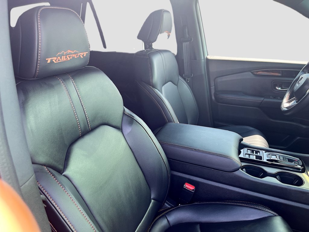 Used 2025 Honda Pilot TrailSport image 30
