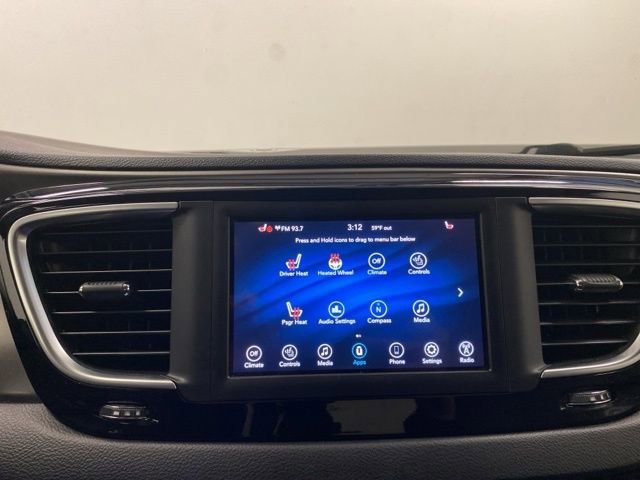 Used 2020 Chrysler Pacifica Touring-L FWD image 11