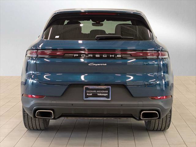 Used 2025 Porsche Cayenne AWD/4WD image 4