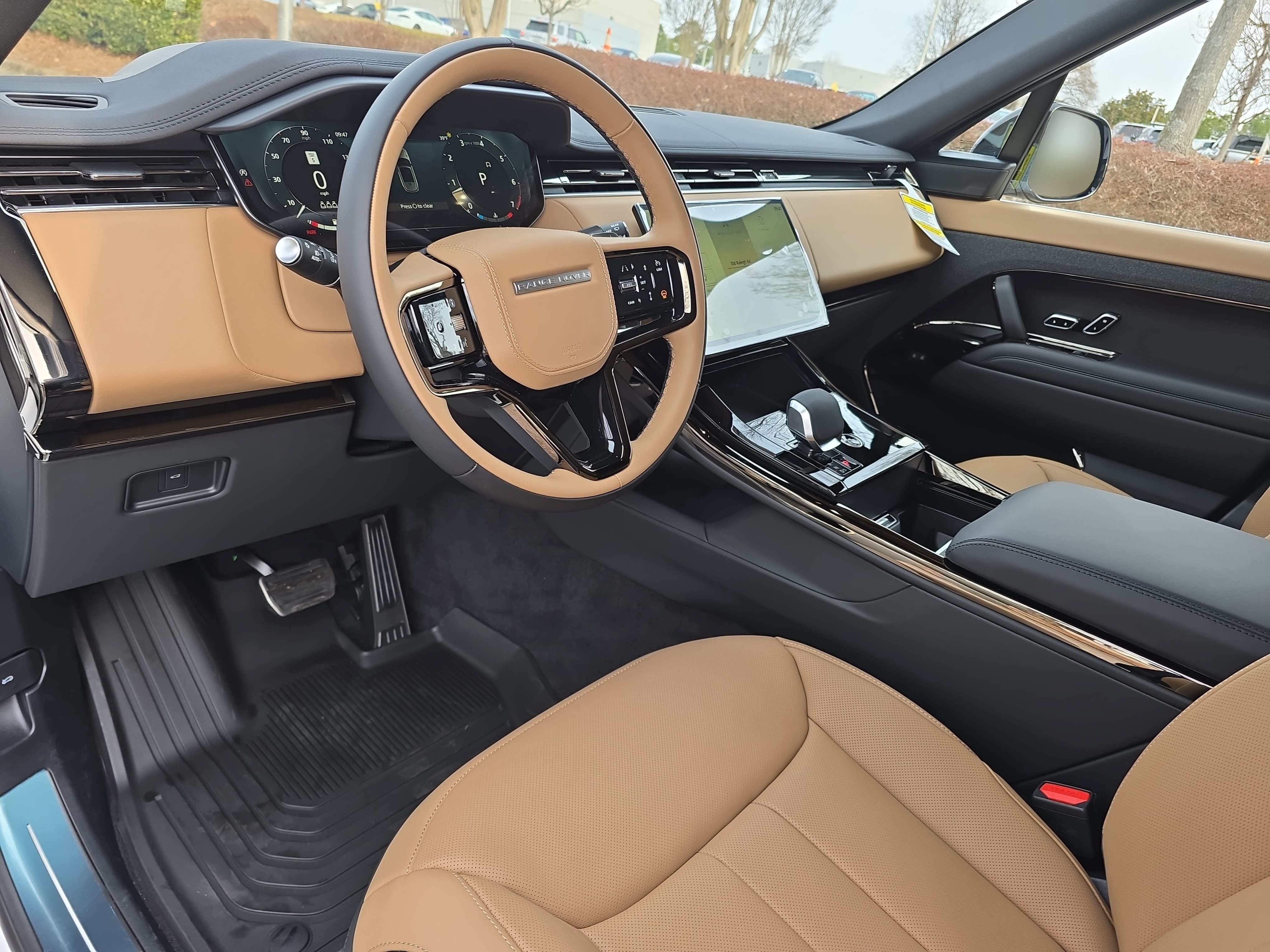 New 2026 Land Rover Range Rover Sport Dynamic SE AWD/4WD image 16