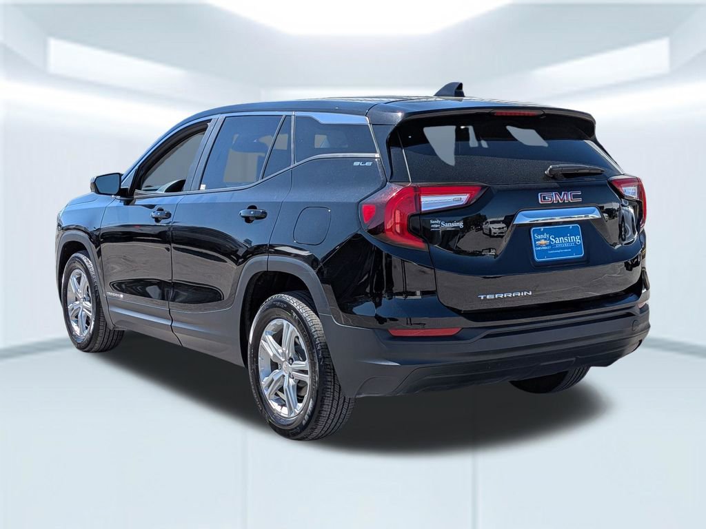 Used 2024 GMC Terrain SLE FWD image 4