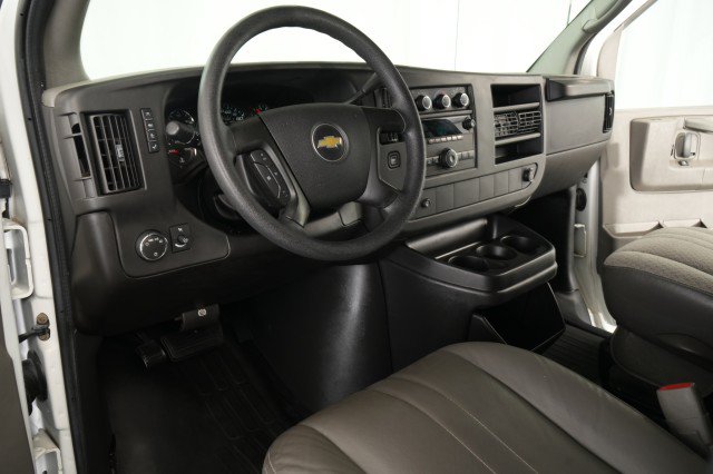 Used 2008 Chevrolet Express 3500 Extended Passenger RWD image 19