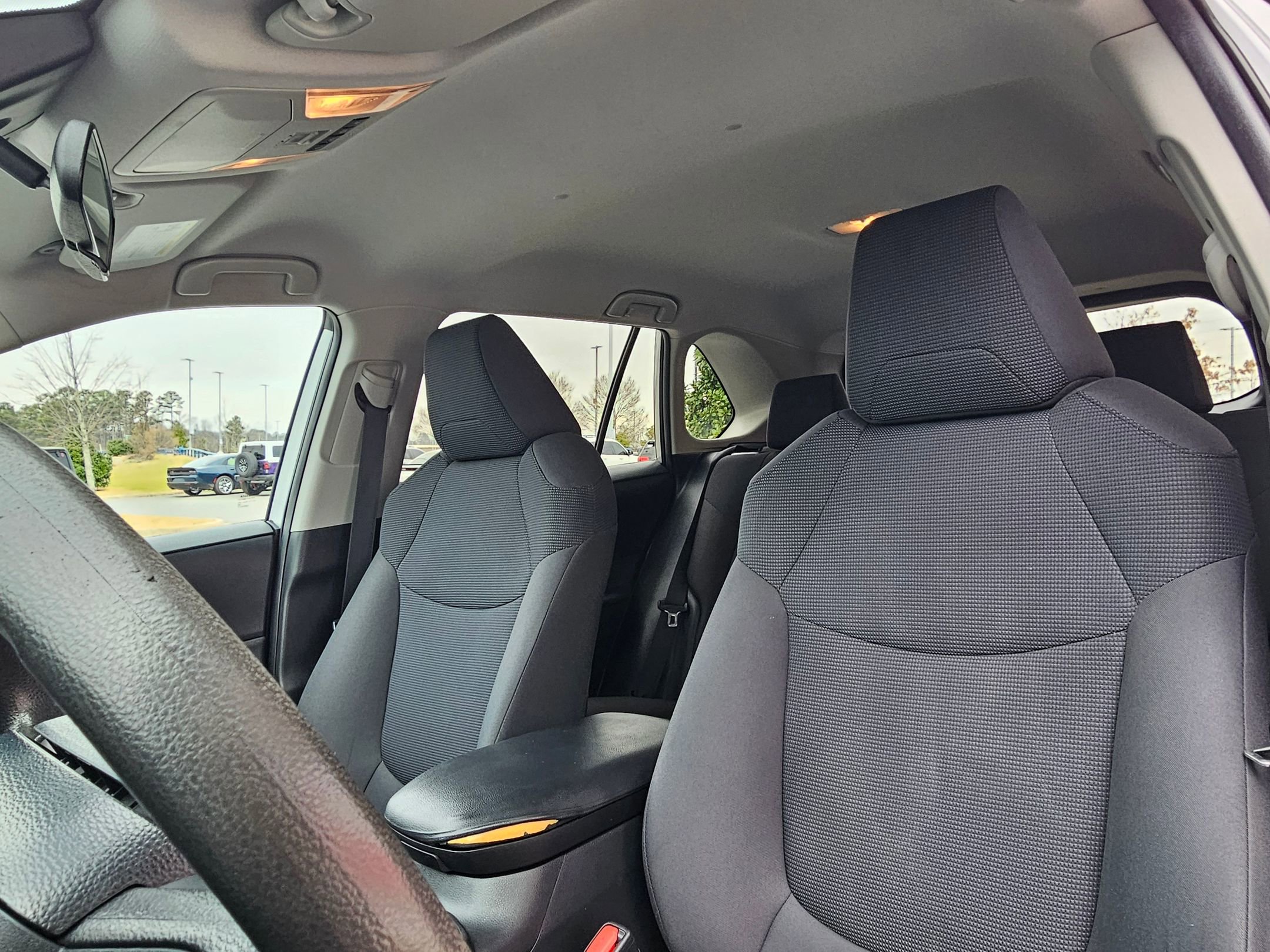 Used 2019 Toyota RAV4 LE w/ Carpet Mat Package image 21