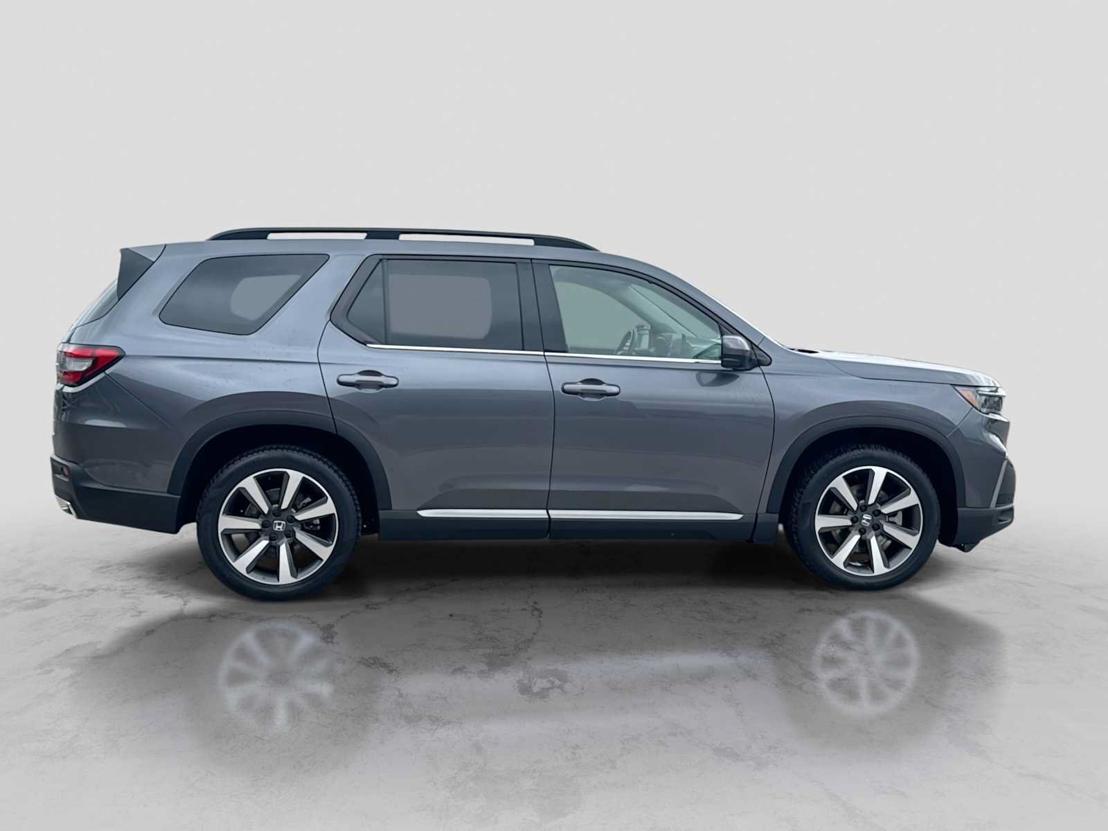 Used 2023 Honda Pilot Elite image 7