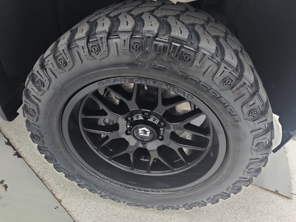Used 2024 Chevrolet Silverado 1500 RST AWD/4WD image 36