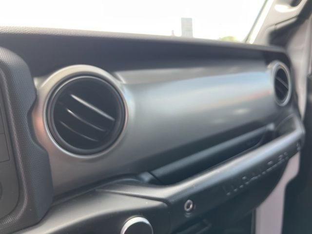 Used 2020 Jeep Wrangler Unlimited Sport image 21