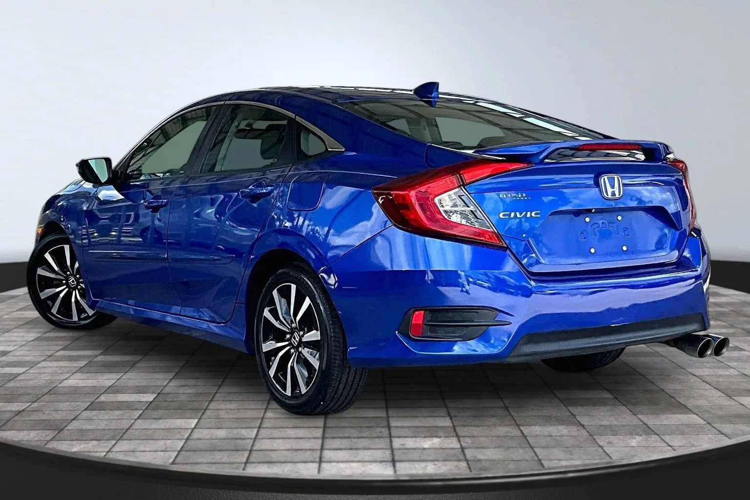 Used 2017 Honda Civic EX image 4