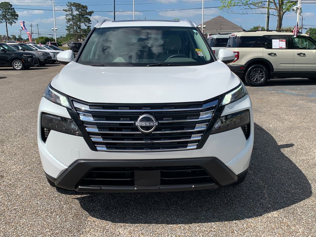 Used 2026 Nissan Rogue SV w/ SV Premium Package image 4