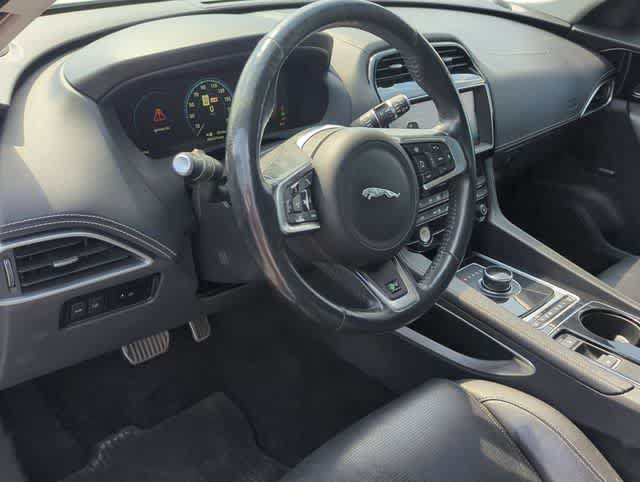 Used 2017 Jaguar F-PACE R-Sport AWD/4WD image 10