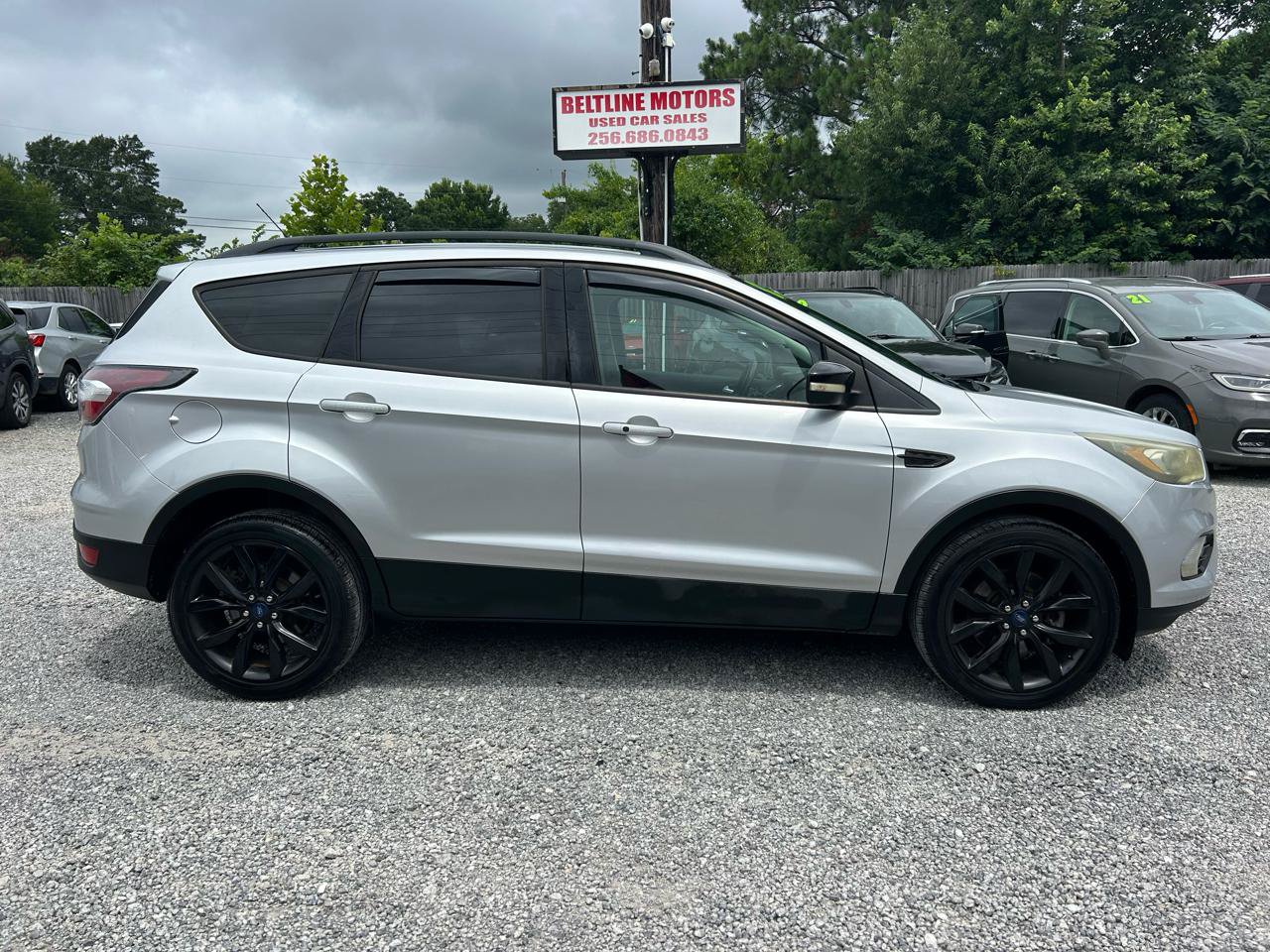 Used 2017 Ford Escape Titanium FWD image 3