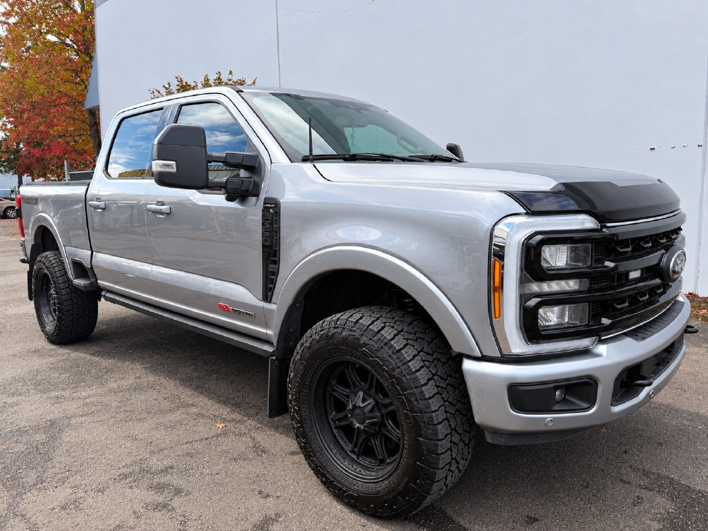 Used 2023 Ford F350 Lariat w/ Lariat Ultimate Package AWD/4WD image 2