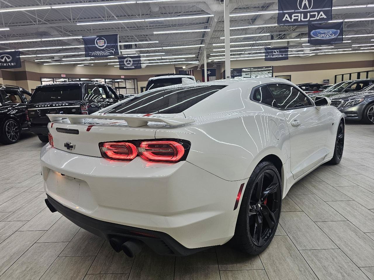 Used 2019 Chevrolet Camaro SS RWD image 6