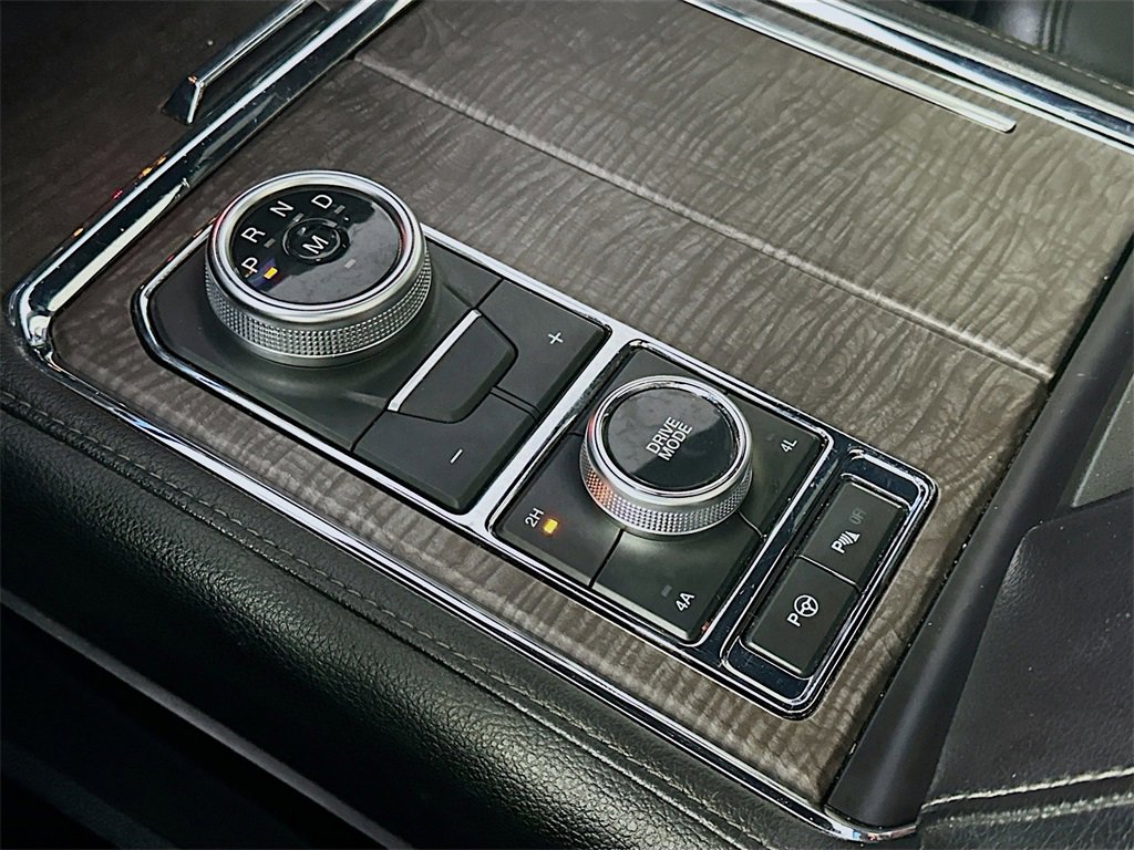 Used 2021 Ford Expedition Max Limited image 16