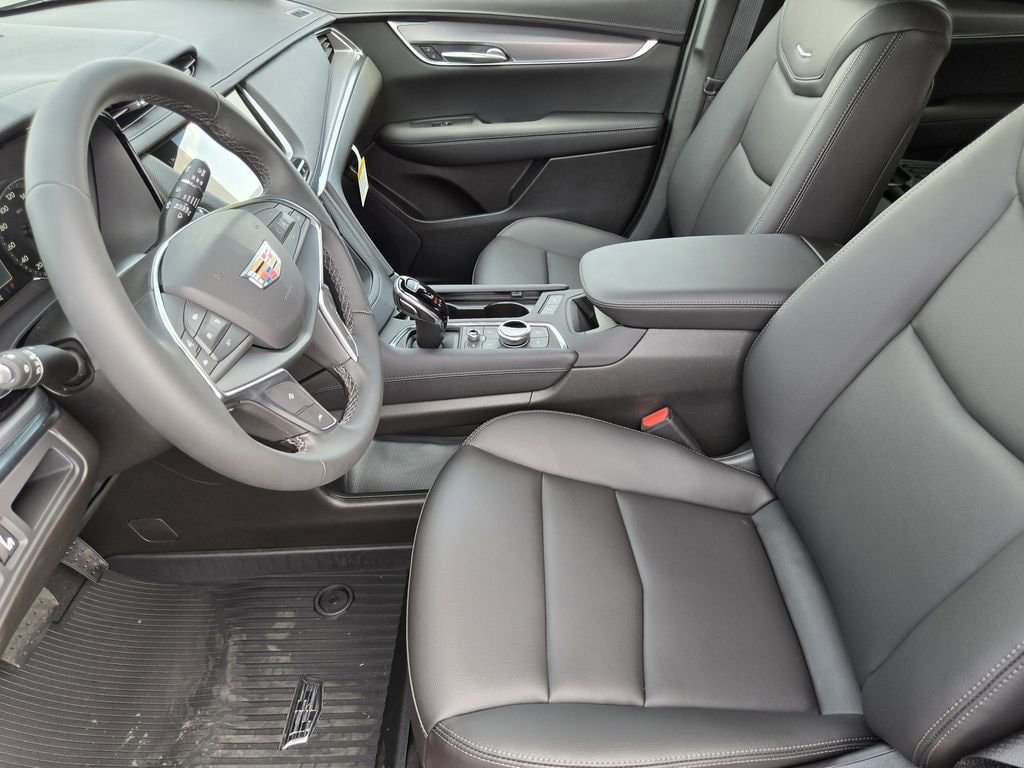 New 2026 Cadillac XT5 Luxury w/ LPO, Floor Liner Package AWD/4WD image 7