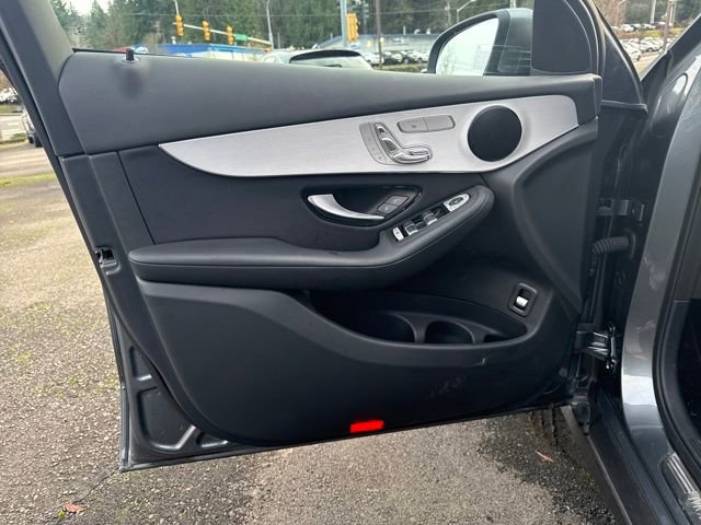 Used 2021 Mercedes-Benz GLC 300 4MATIC image 17