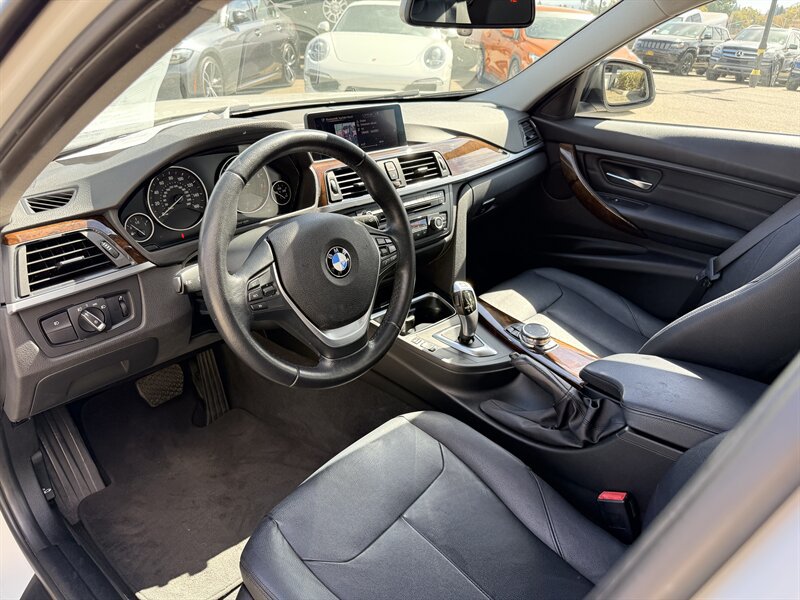 Used 2015 BMW 328i Sedan RWD image 9