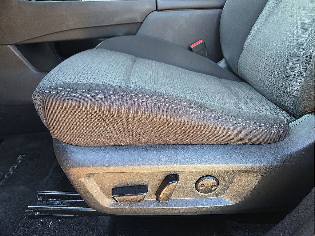 Used 2021 Nissan Rogue SV image 24