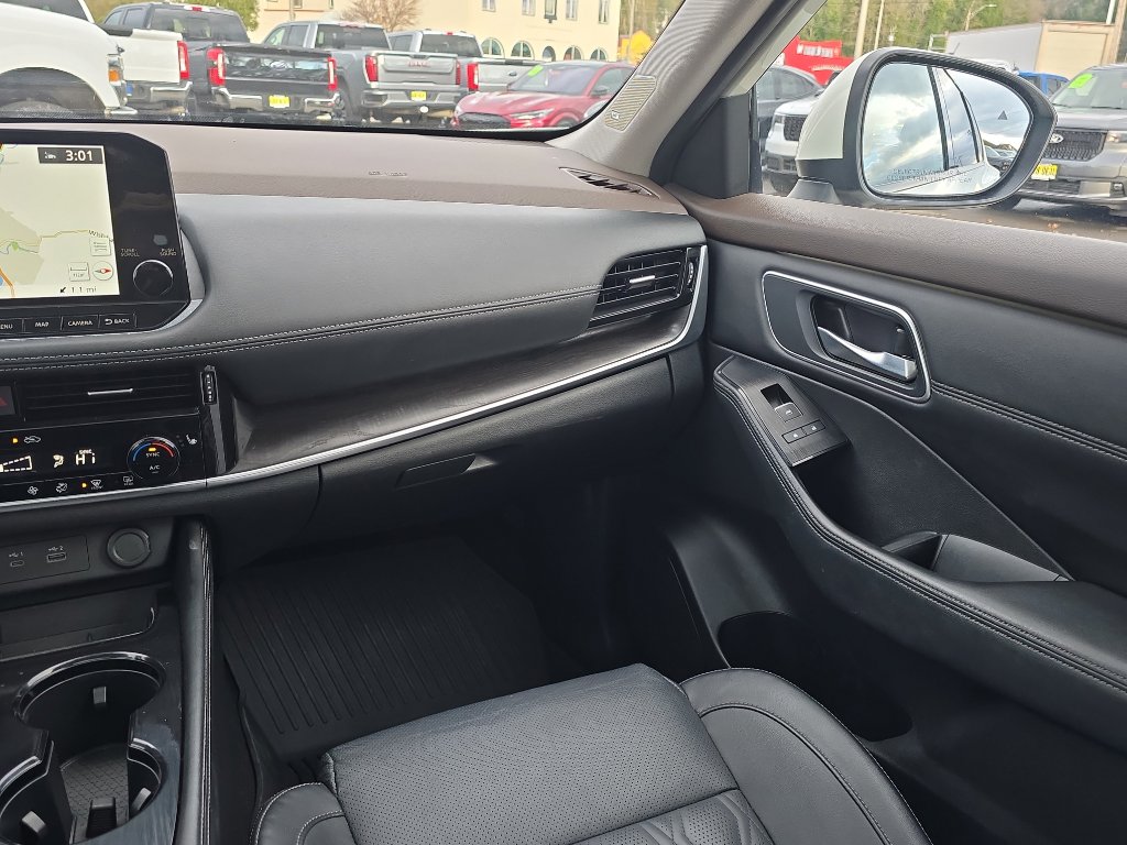 Used 2021 Nissan Rogue Platinum image 24