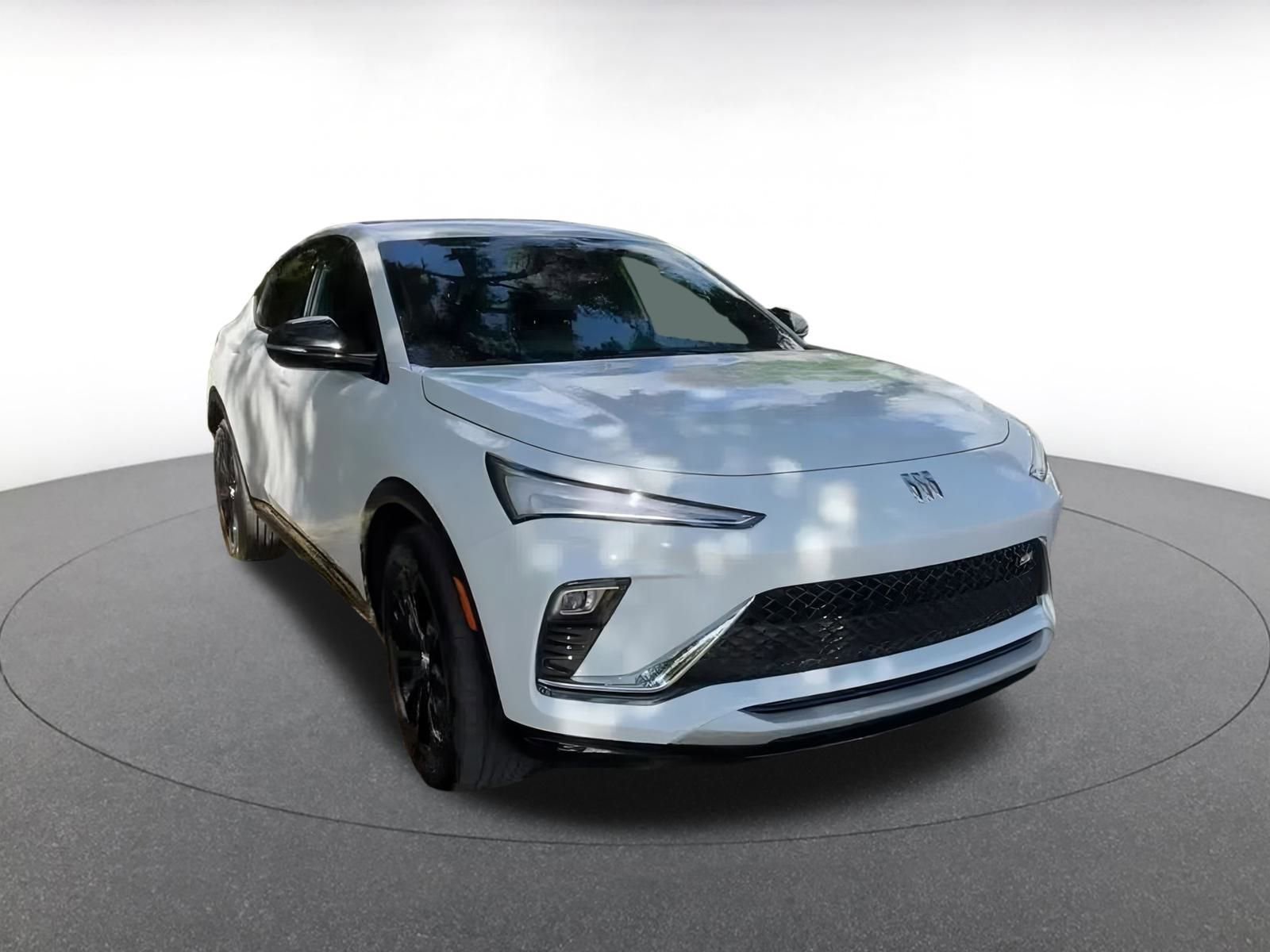 Used 2025 Buick Envista Sport Touring image 2