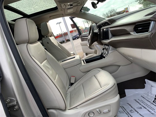 Used 2021 GMC Yukon XL Denali w/ Denali Premium Package image 14