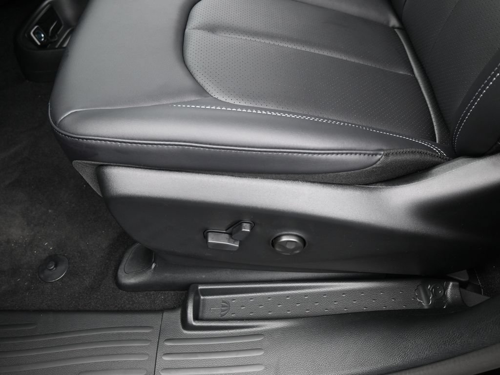 New 2026 Chrysler Pacifica Select w/ S Appearance Package FWD image 14