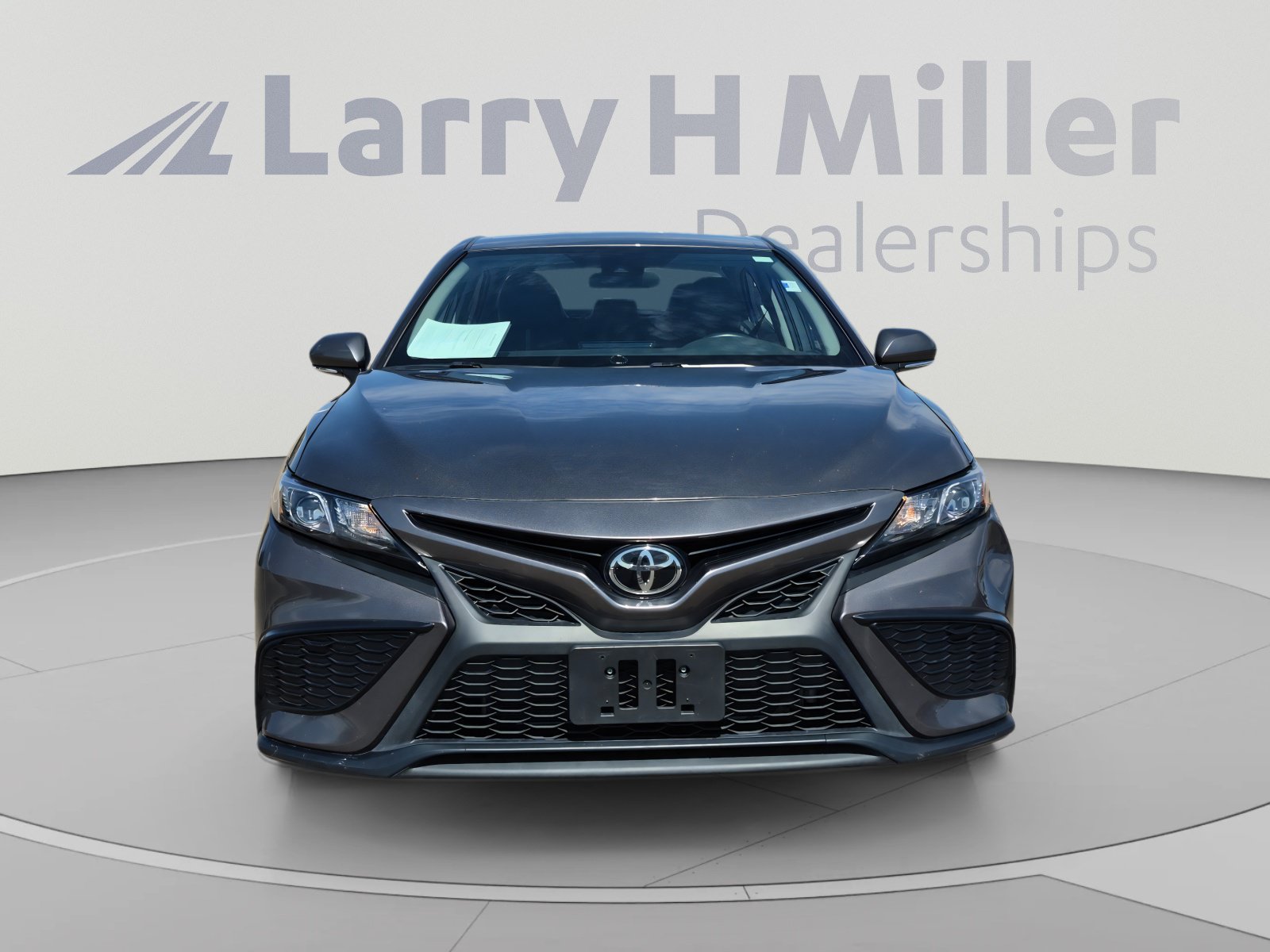 Used 2024 Toyota Camry SE FWD image 8